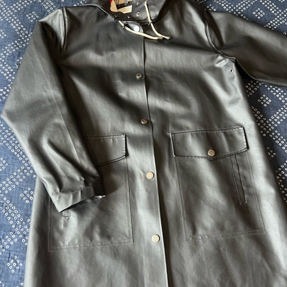 Pendleton Surrey Slicker Raincoat in Black, Size Large - Picture 10 of 12